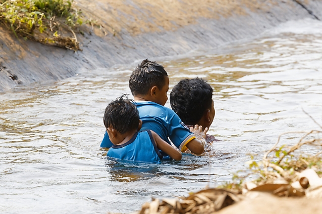 Famille et amis-AVR16-053